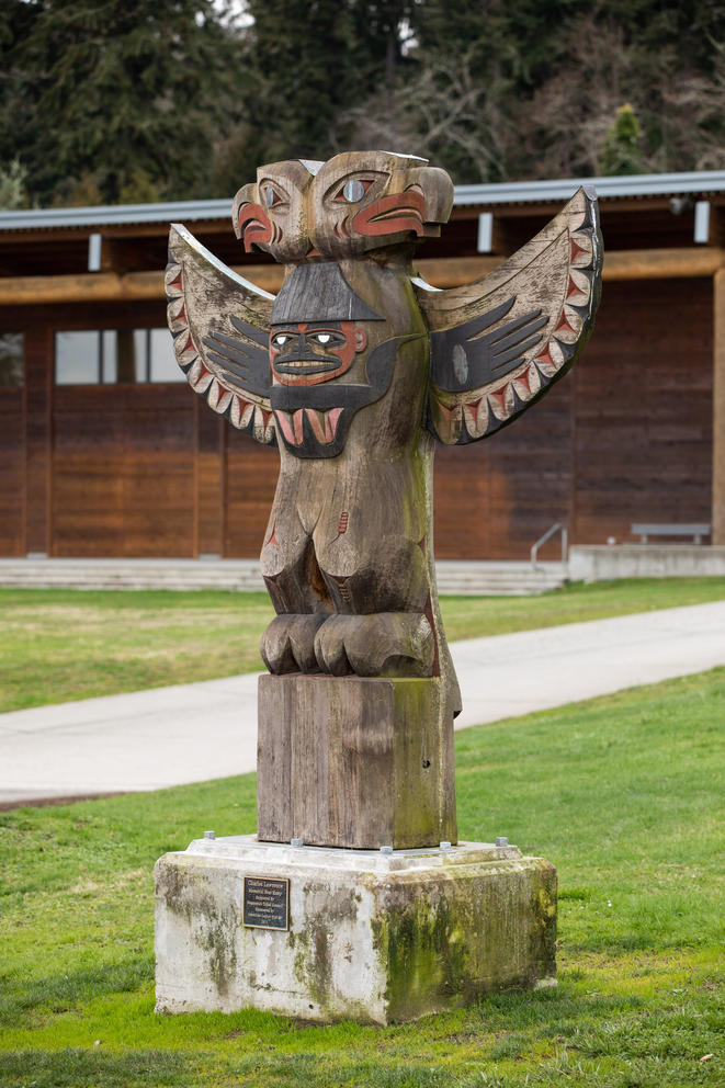 The story pole outside House of Awakened Culture (Suquamish Community House) in Suquamish