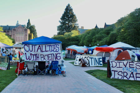 The encampment in support of Gaza at the University of Washington had grown to more than 100 protesters 